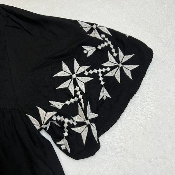 Old Navy Split Neck Embroidered Boho Blouse Size Small Minimalist Peasant - Picture 6 of 9